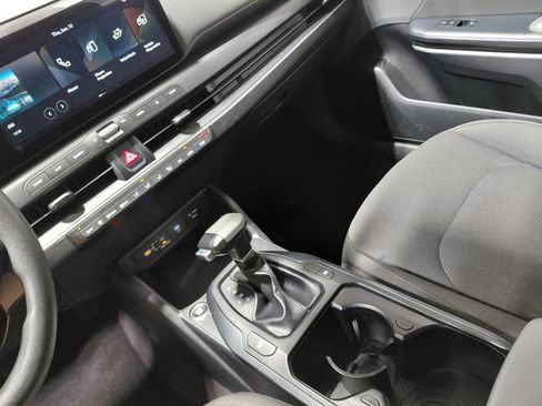 Used 2025 Kia K4 FWD image 24