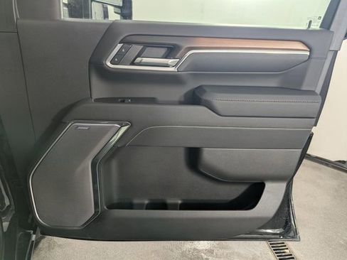 Used 2025 GMC Sierra 3500 Denali w/ Denali Reserve Package image 22