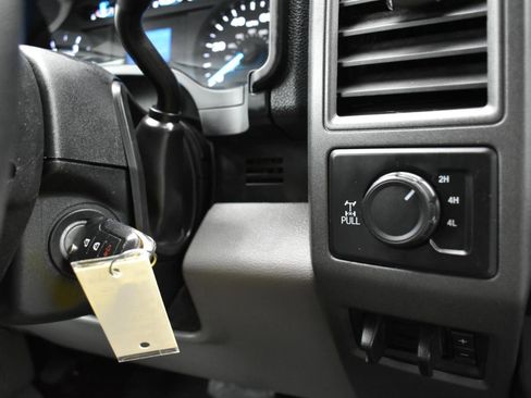 Used 2018 Ford F250 XL w/ Power Equipment Group image 42