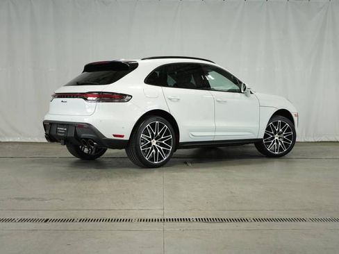 Certified 2025 Porsche Macan AWD/4WD image 7