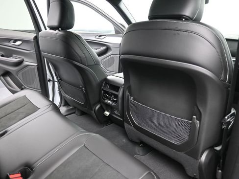 New 2025 Jeep Grand Cherokee Altitude image 24