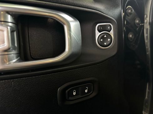 Used 2021 Jeep Gladiator Rubicon AWD/4WD image 22