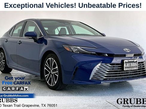 Used 2025 Toyota Camry XLE w/ Premium Plus Package FWD image 1