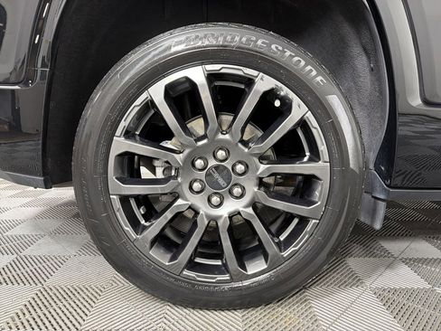 Certified 2023 GMC Acadia Denali w/ Black Diamond Edition image 15