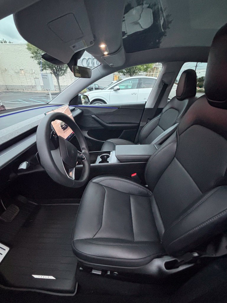 Used 2026 Tesla Model Y Long Range AWD/4WD image 4