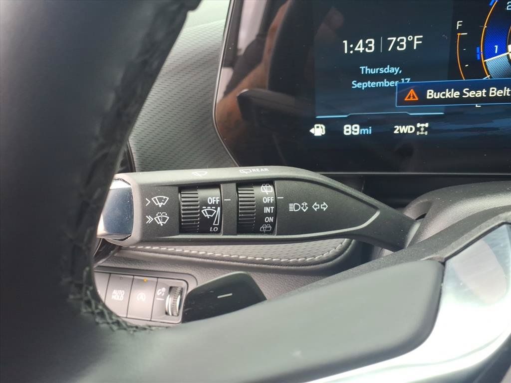 Used 2025 Chevrolet Equinox LT AWD/4WD image 18