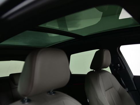 Certified 2025 Audi Q5 Premium w/ Convenience Package image 12