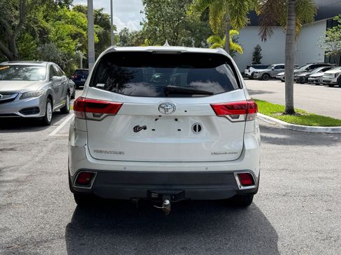 Used 2019 Toyota Highlander Limited Platinum AWD/4WD image 6
