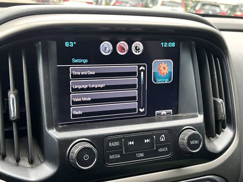 Used 2015 Chevrolet Colorado Z71 AWD/4WD image 14