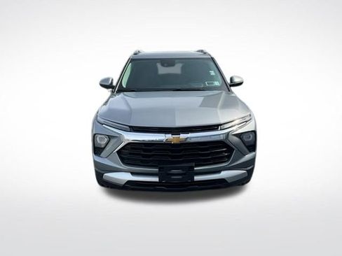 Used 2024 Chevrolet TrailBlazer LT w/ LT Cold Weather Package image 2