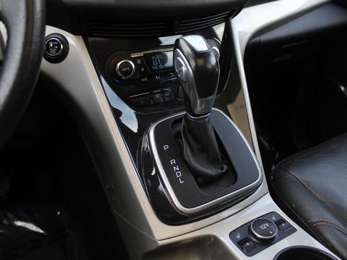Used 2015 Ford C-MAX Energi SEL w/ Equipment Group 302A FWD image 18