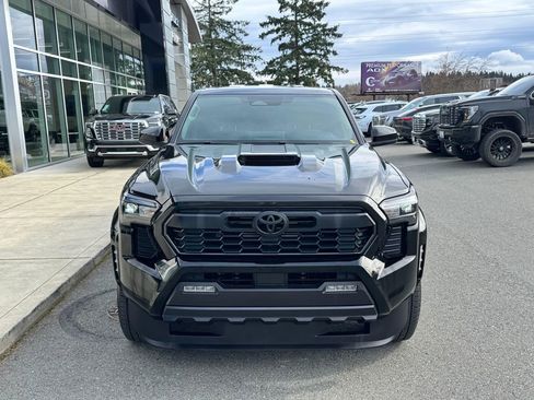 Used 2025 Toyota Tacoma TRD Sport image 8