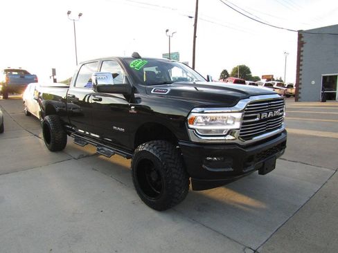 Used 2024 RAM 2500 Laramie w/ Safety Group AWD/4WD image 2