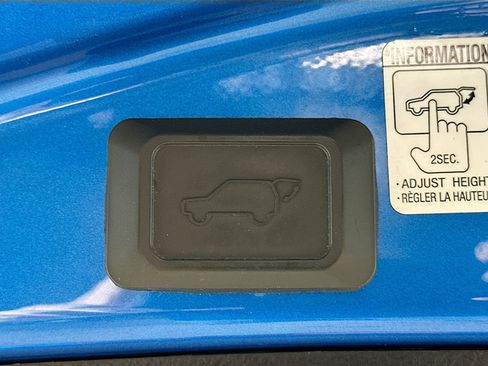 Used 2018 Toyota RAV4 XLE image 30