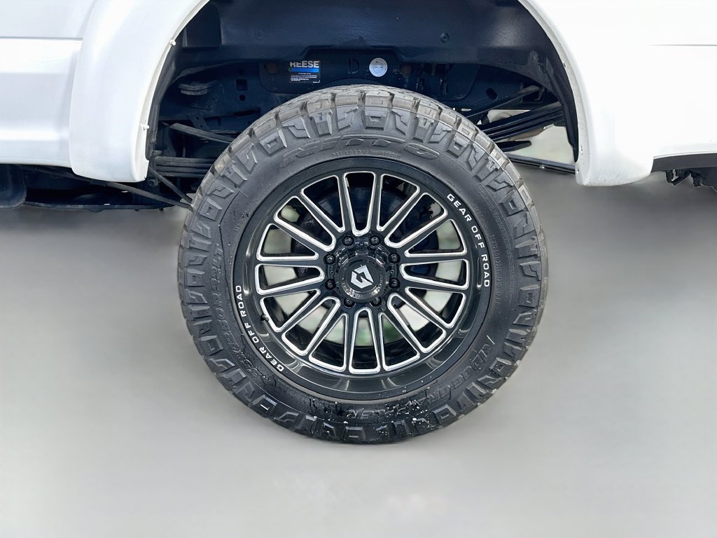 Used 2022 Ford F250 Lariat w/ Black Appearance Package AWD/4WD image 34