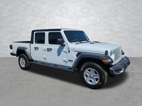 Used 2023 Jeep Gladiator Sport AWD/4WD image 2