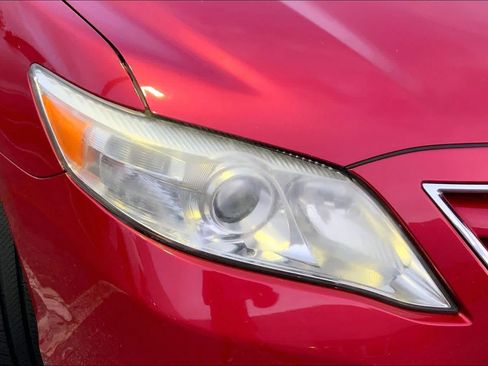 Used 2010 Toyota Camry LE FWD image 25