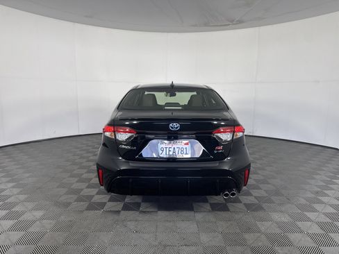 Used 2025 Toyota Corolla SE w/ Convenience Package FWD image 5