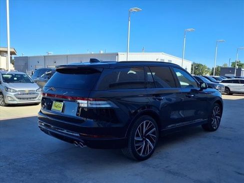 New 2025 Lincoln Aviator Black Label w/ Jet Appearance Package image 2