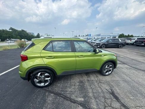 Used 2022 Hyundai Venue SEL FWD image 7