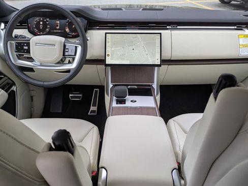 New 2026 Land Rover Range Rover Long Wheelbase SE AWD/4WD image 16