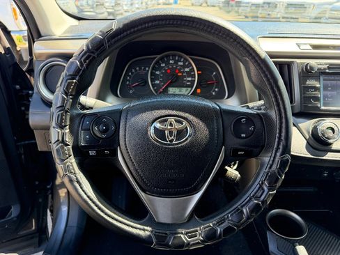 Used 2015 Toyota RAV4 LE image 14
