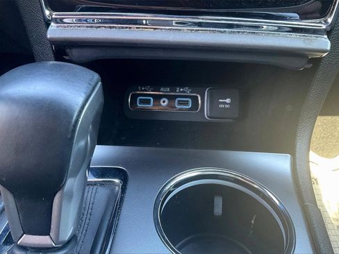 Used 2019 Jeep Grand Cherokee Laredo image 33