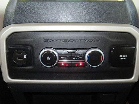 Used 2022 Ford Expedition Max Limited image 36