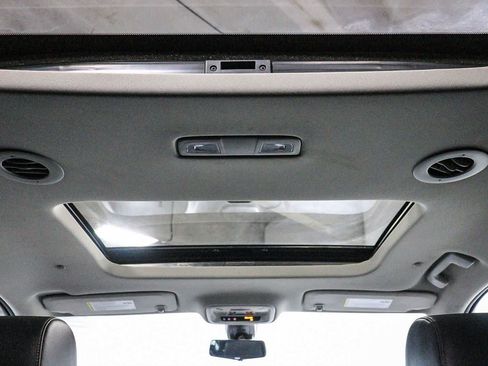 Used 2019 Chevrolet Traverse Premier w/ Redline Edition FWD image 13