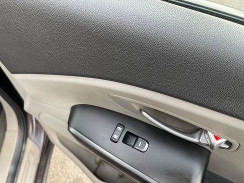 Used 2016 Kia Sedona LX w/ Option Group 020 image 21