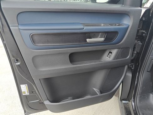 New 2025 Volkswagen ID. Buzz Pro S image 10