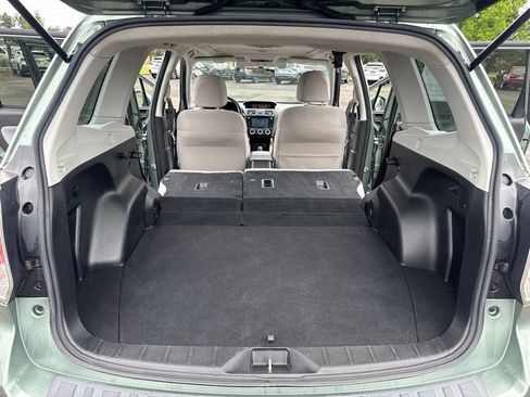 Used 2017 Subaru Forester 2.5i Premium AWD/4WD image 16