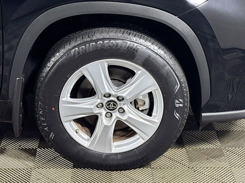 Used 2023 Toyota Highlander LE image 22