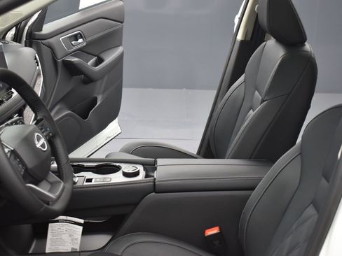 New 2026 Nissan Rogue Platinum w/ Platinum Premium Package image 18