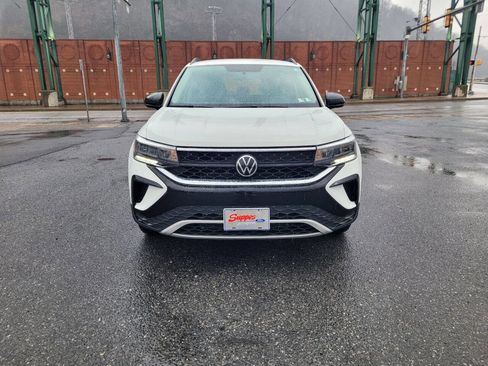 Used 2022 Volkswagen Taos S image 3