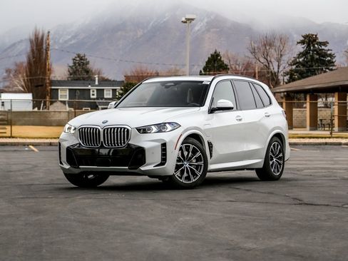 Used 2025 BMW X5 xDrive50e w/ M Sport Package image 1