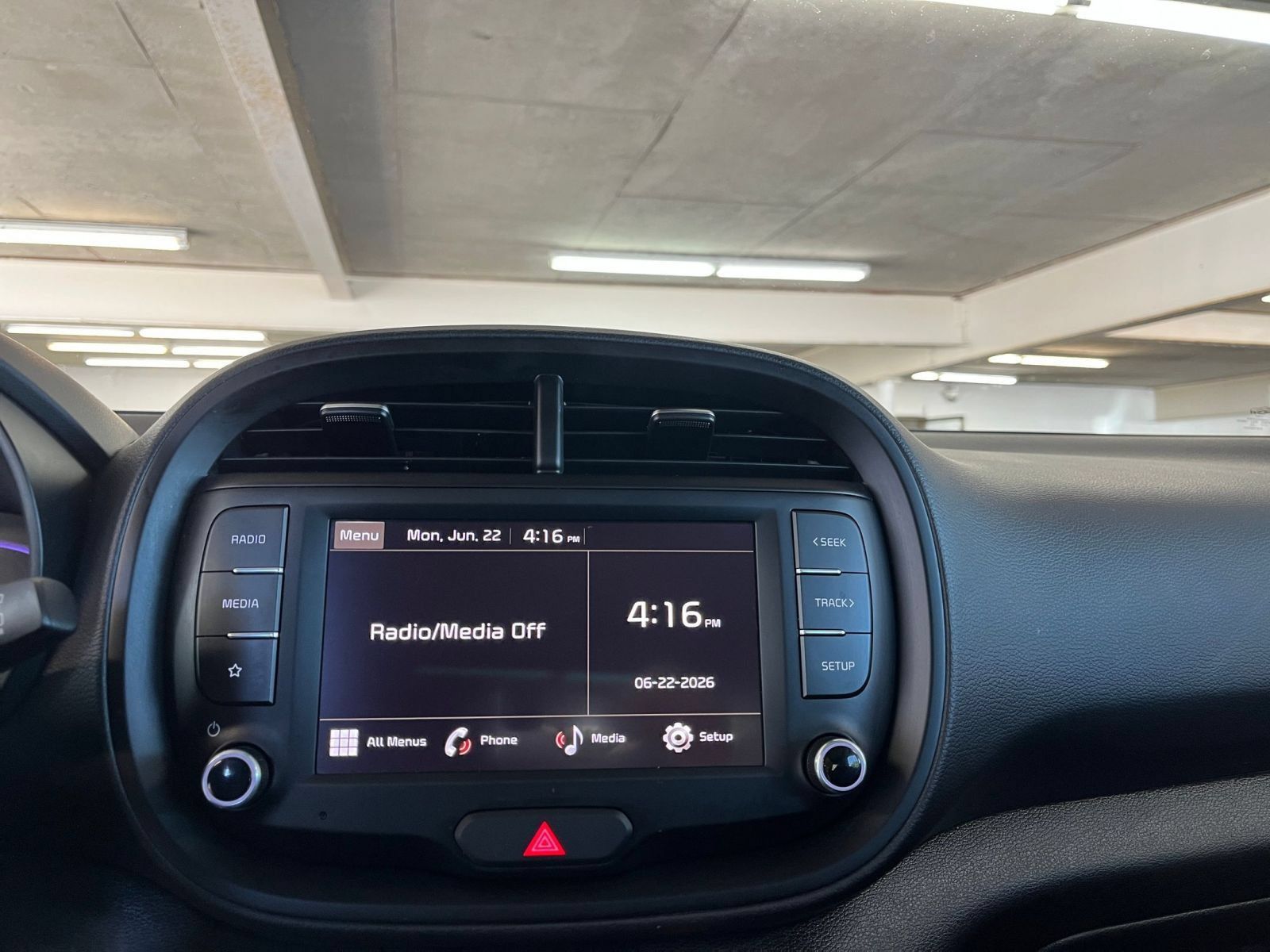 Used 2025 Kia Soul LX w/ LX Technology Package FWD image 19