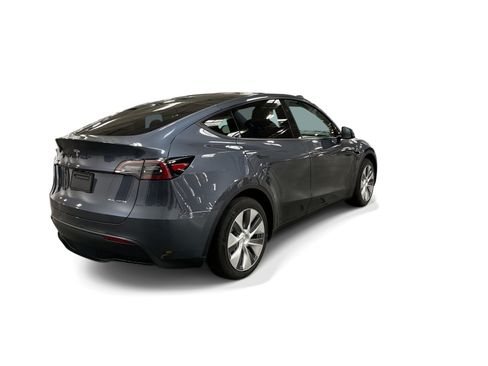 Certified 2023 Tesla Model Y Long Range AWD/4WD image 6