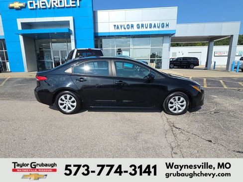 Used 2024 Toyota Corolla LE FWD image 1