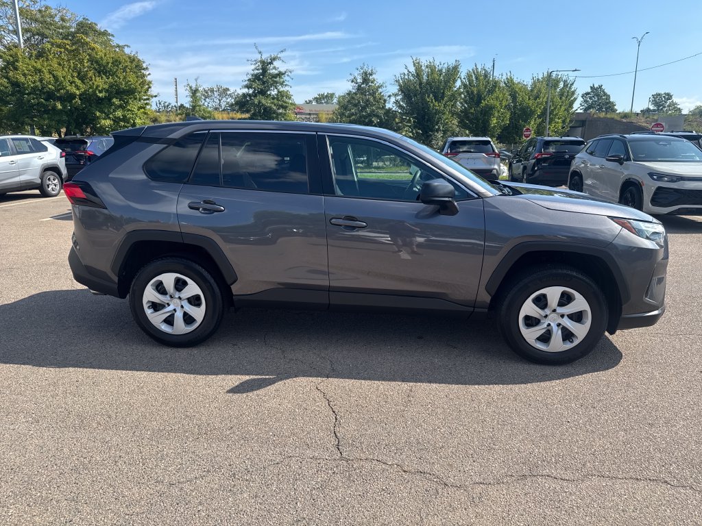 Used 2024 Toyota RAV4 LE AWD/4WD image 9