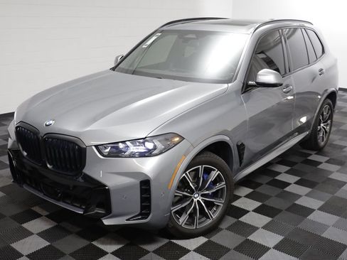 Certified 2024 BMW X5 xDrive40i w/ M Sport Package AWD/4WD image 2