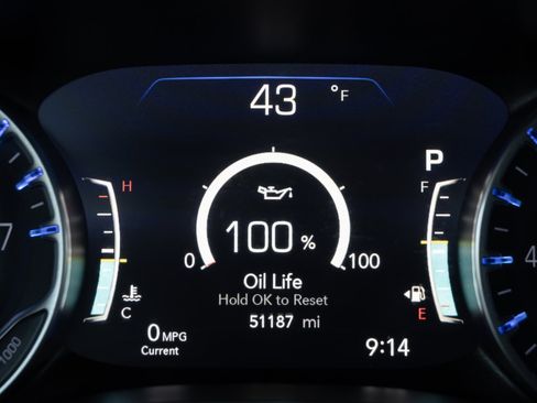 Used 2024 Chrysler Pacifica Touring-L image 35