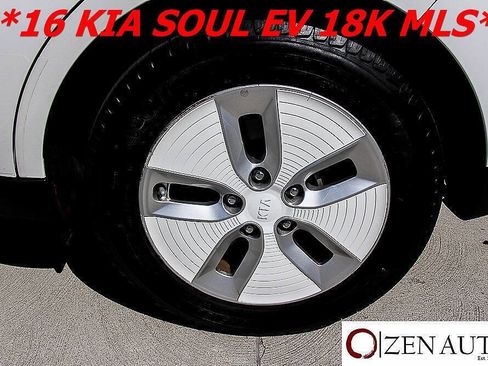 Used 2016 Kia Soul EV FWD image 46