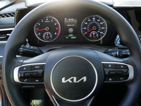Used 2023 Kia K5 LXS image 25