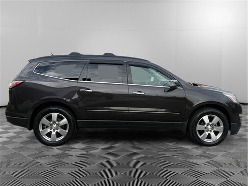 Used 2014 Chevrolet Traverse LTZ image 6