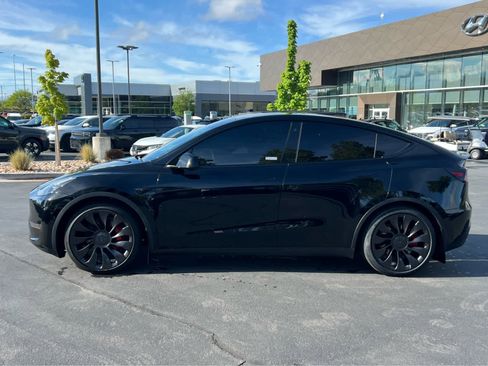 Used 2022 Tesla Model Y Performance AWD/4WD image 12