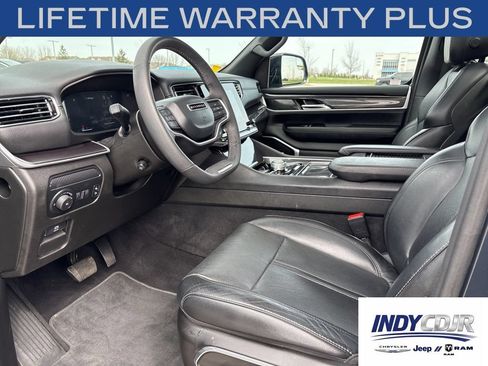 Used 2024 Jeep Wagoneer 4WD w/ Premium Group I image 7