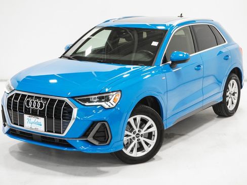 Used 2023 Audi Q3 2.0T Premium Plus w/ Premium Plus Package image 2