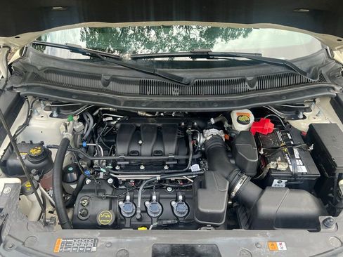 Used 2018 Ford Explorer XLT w/ Equipment Group 202A AWD/4WD image 31