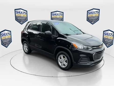 Used 2020 Chevrolet Trax LS AWD/4WD image 2
